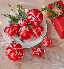 Weihnachtsglanz by casaNOVA casaNOVA Weihnachtskugel I NORDISCHER WINTER 8 cm rot /weiß